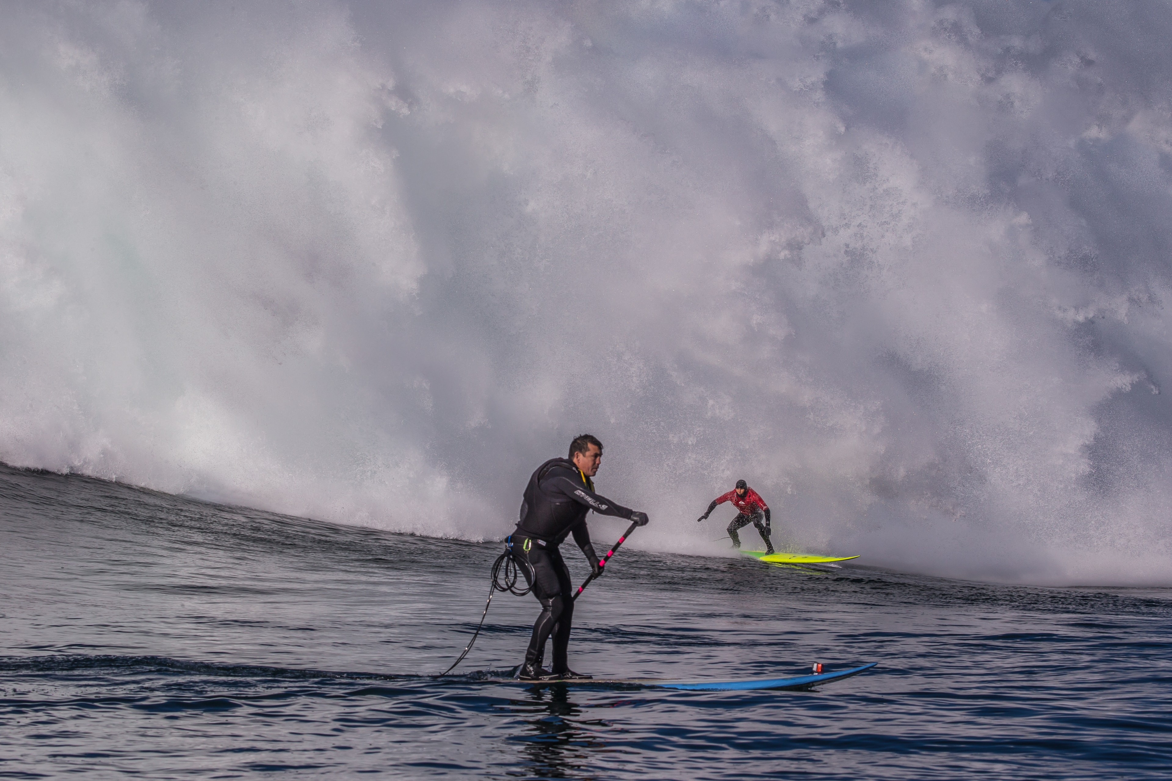 Jamie Mitchell pulling off as Wade drops in at Nelscott Reef