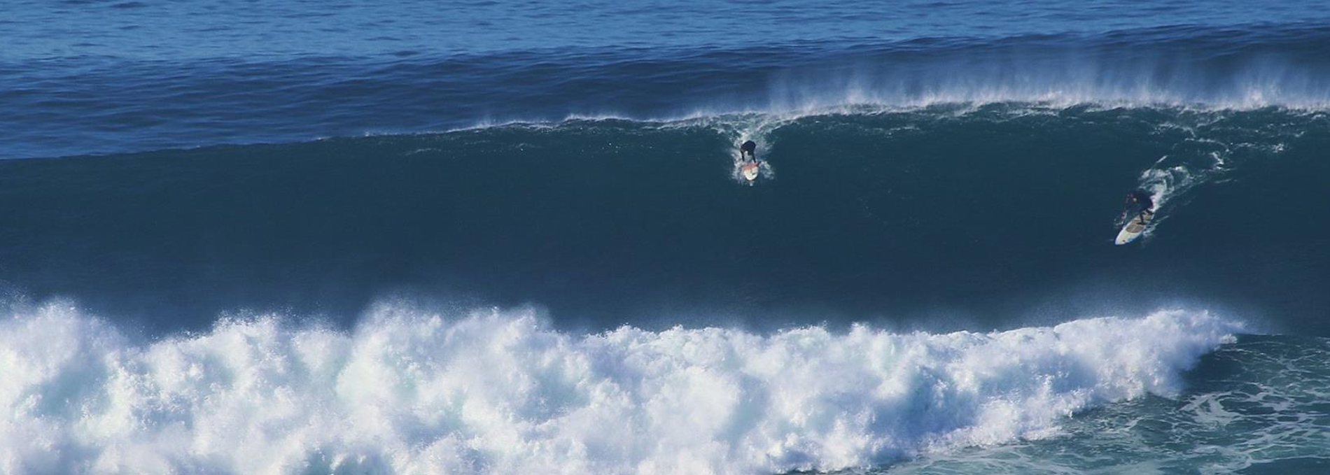 Sharing a wave with Tyler Cunningham at Nelscott Reef